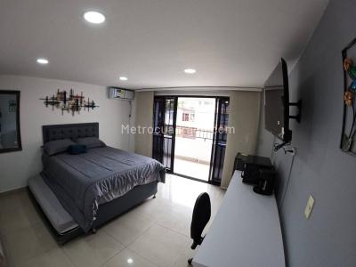 Casa de 5 alcobas en venta en Calasanz, Medellín, 213 m² · foto 3 de 20