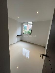 Apartamento de 3 alcobas en venta en Loma De San Jose, Sabaneta, 86 m² · foto 7 de 16
