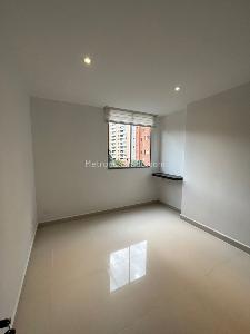 Apartamento de 3 alcobas en venta en Loma De San Jose, Sabaneta, 86 m² · foto 9 de 16