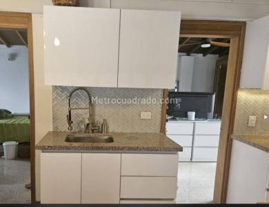 Apartamento de 4 alcobas en venta en Laureles, Medellín, 137 m² · foto 2 de 7