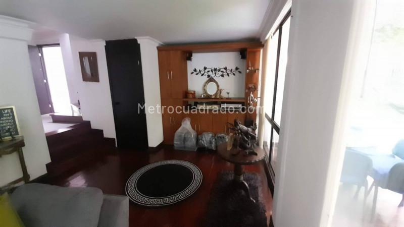 4BR Apartment in Poblado (250 m²) - 3