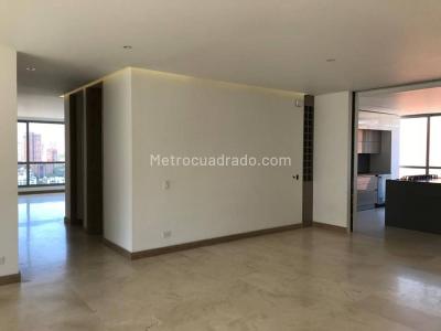 Apartamento de 3 alcobas en arriendo en El Poblado, Medellín, 230 m² · foto 2 de 17