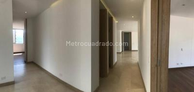 Apartamento de 3 alcobas en arriendo en El Poblado, Medellín, 230 m² · foto 4 de 17