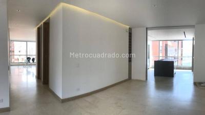 Apartamento de 3 alcobas en arriendo en El Poblado, Medellín, 230 m² · foto 6 de 17