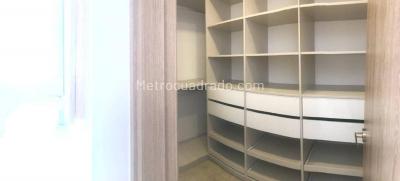 Apartamento de 3 alcobas en arriendo en El Poblado, Medellín, 230 m² · foto 9 de 17