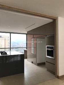Apartamento de 3 alcobas en arriendo en El Poblado, Medellín, 230 m² · foto 12 de 17