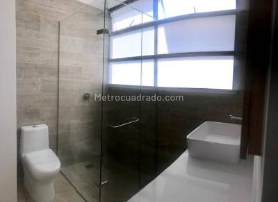 Apartamento de 3 alcobas en arriendo en El Poblado, Medellín, 230 m² · foto 17 de 17