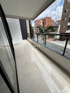 Apartamento en venta en Laureles, Medellín · foto 3 de 12