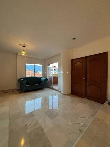 Apartamento de 3 alcobas en venta en Laureles, Medellín, 177 m² · foto 3 de 20