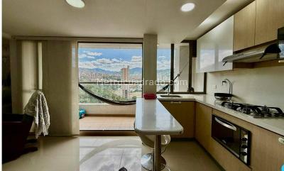 Apartamento de 2 alcobas en venta en Sabaneta, Sabaneta, 75 m² · foto 2 de 13