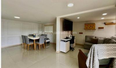 Apartamento de 2 alcobas en venta en Sabaneta, Sabaneta, 75 m² · foto 3 de 13