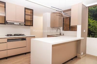 Apartamento de 3 alcobas en venta en Medellin, Medellín, 278 m² · foto 2 de 20