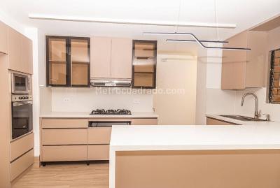 Apartamento de 3 alcobas en venta en Medellin, Medellín, 278 m² · foto 3 de 20