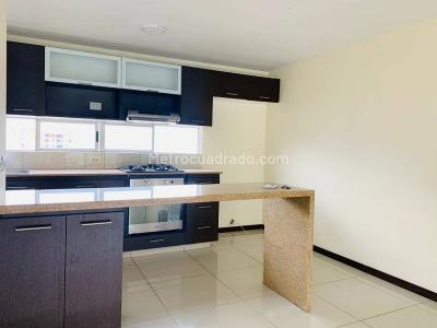 Apartamento de 3 alcobas en arriendo en El Poblado, Medellín, 130 m² · foto 2 de 19