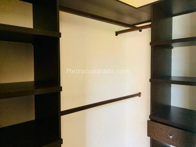 Apartamento de 3 alcobas en arriendo en El Poblado, Medellín, 130 m² · foto 8 de 19