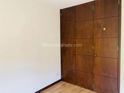 Apartamento de 3 alcobas en arriendo en El Poblado, Medellín, 130 m² · foto 9 de 19