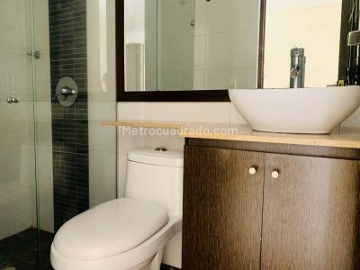 Apartamento de 3 alcobas en arriendo en El Poblado, Medellín, 130 m² · foto 14 de 19