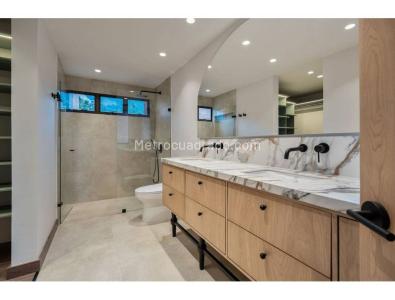 Apartamento de 3 alcobas en venta en El Poblado, Medellín, 190 m² · foto 19 de 20