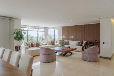 Apartamento en venta en El Poblado, Medellín · foto 2 de 20