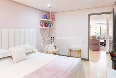 Apartamento en venta en El Poblado, Medellín · foto 8 de 20