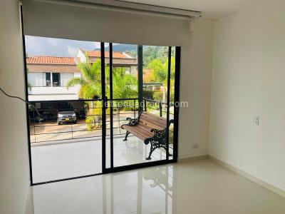 Casa de 3 alcobas en venta en San Lucas, Medellín, 168 m² · foto 16 de 20