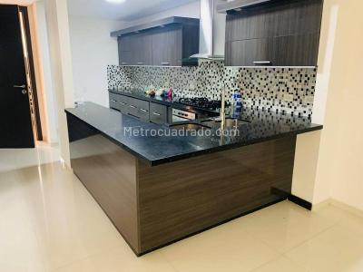 Casa de 3 alcobas en venta en San Lucas, Medellín, 168 m² · foto 2 de 20