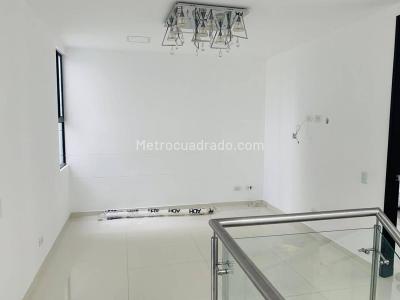 Casa de 3 alcobas en venta en San Lucas, Medellín, 168 m² · foto 5 de 20