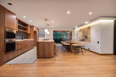 Apartamento en venta en El Poblado, Medellín · foto 2 de 20