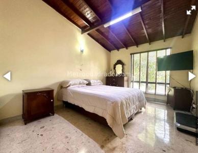 Casa de 4 alcobas en venta en El Poblado, Medellín, 220 m² · foto 15 de 20