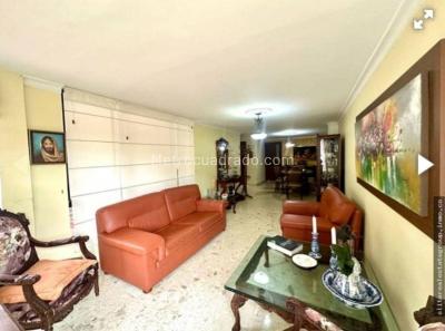 Casa de 4 alcobas en venta en El Poblado, Medellín, 220 m² · foto 2 de 20