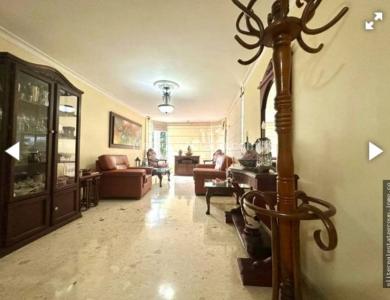 Casa de 4 alcobas en venta en El Poblado, Medellín, 220 m² · foto 3 de 20
