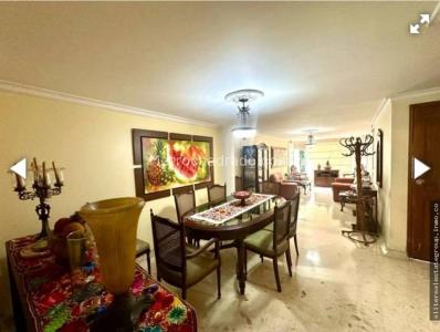 Casa de 4 alcobas en venta en El Poblado, Medellín, 220 m² · foto 5 de 20