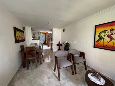 Apartamento en venta en Buenos Aires, Medellín · foto 2 de 4