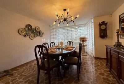 Casa de 1 alcoba en venta en El Poblado, Medellín, 220 m² · foto 2 de 13