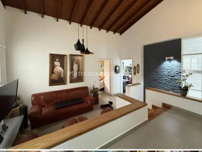 Casa de 1 alcoba en venta en El Poblado, Medellín, 220 m² · foto 4 de 13