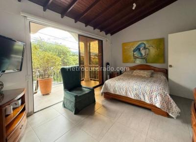 Casa de 1 alcoba en venta en El Poblado, Medellín, 220 m² · foto 7 de 13