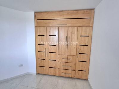 Apartamento de 3 alcobas en venta en San Antonio, Rionegro, 73 m² · foto 10 de 12