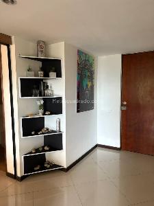 Apartamento de 1 alcoba en venta en San Diego, Medellín, 68 m² · foto 8 de 18