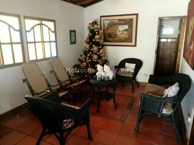 Country house for rent in Aeropuerto, Rionegro