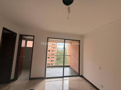 Apartamento de 3 alcobas en arriendo en Los Balsos, Medellín, 187 m² · foto 2 de 17