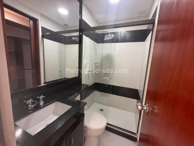 Apartamento de 3 alcobas en arriendo en Los Balsos, Medellín, 187 m² · foto 11 de 17