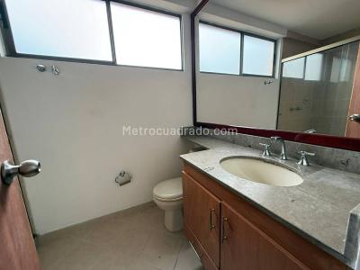 Apartamento de 3 alcobas en arriendo en Los Balsos, Medellín, 187 m² · foto 12 de 17