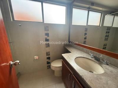Apartamento de 3 alcobas en arriendo en Los Balsos, Medellín, 187 m² · foto 14 de 17