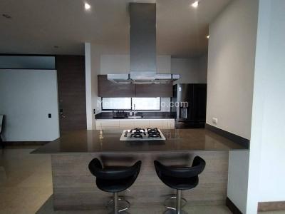 Apartamento de 2 alcobas en venta en El Poblado, Medellín, 130 m² · foto 4 de 20