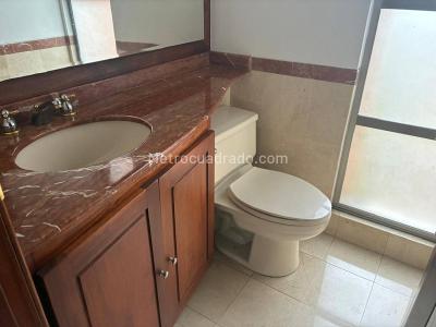 Apartamento de 4 alcobas en venta en El Poblado, Medellín, 245 m² · foto 11 de 20
