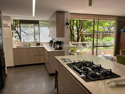 Apartamento de 3 alcobas en venta en El Poblado, Medellín, 150 m² · foto 5 de 20