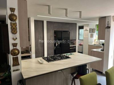 Apartamento de 3 alcobas en venta en El Poblado, Medellín, 150 m² · foto 6 de 20