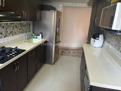 Apartamento en venta en El Poblado, Medellín · foto 3 de 17
