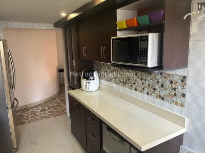 Apartamento en venta en El Poblado, Medellín · foto 4 de 17