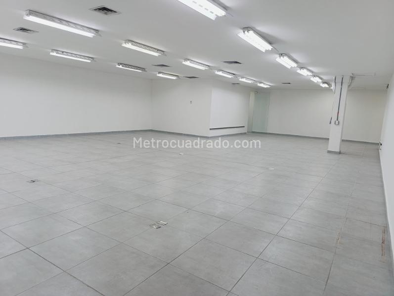Local Comercial en Arriendo, Suramericana, Medellín - Más